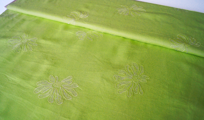 Lino 100% Natural - Verde Claro Flores Bordadas